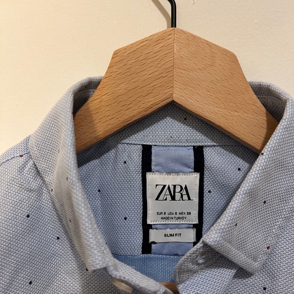 Zara textured and dotted button up shirt - Picture 2 of 3